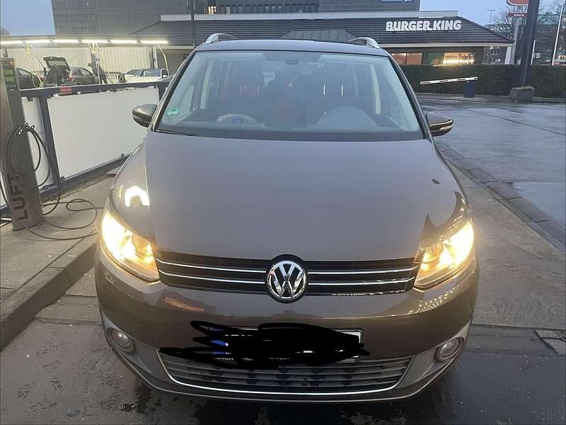 Gebraucht VW Touran Highline 140 PS (102 kW) 2012 Braun Van / Kleinbus