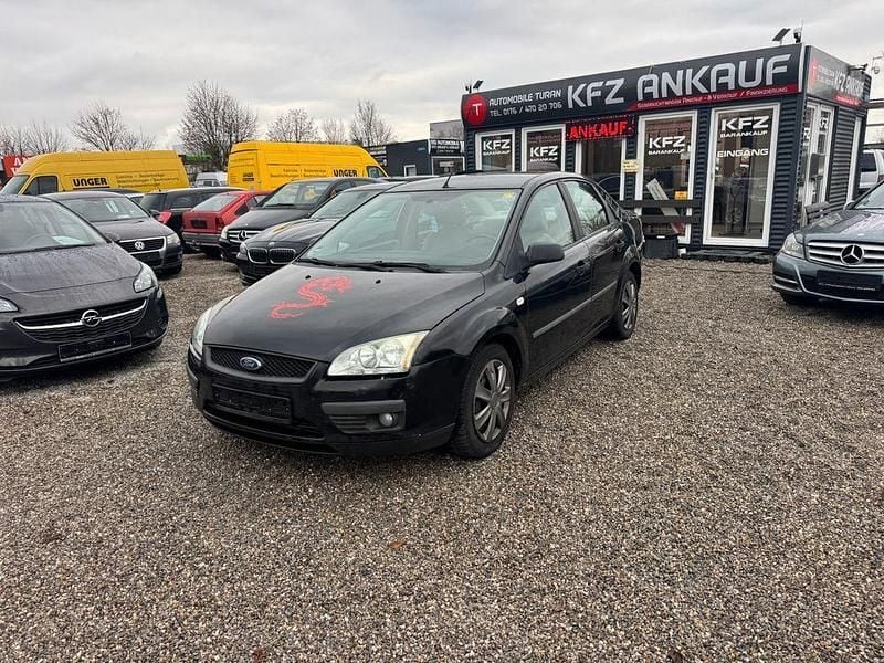 Gebraucht Ford Focus Trend 116 PS (85 kW) 2006 Pantherschwarz metallic Limousine