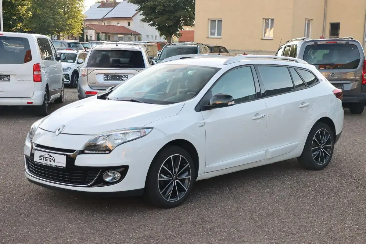 Gebraucht Renault Mégane GrandTour Bose Edition 132 PS (97 kW) 2013 Weiß Kombi