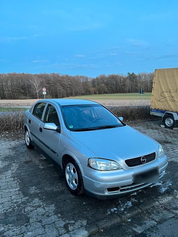 Gebraucht Opel Astra 101 PS (74 kW) 2001 Silber Kleinwagen