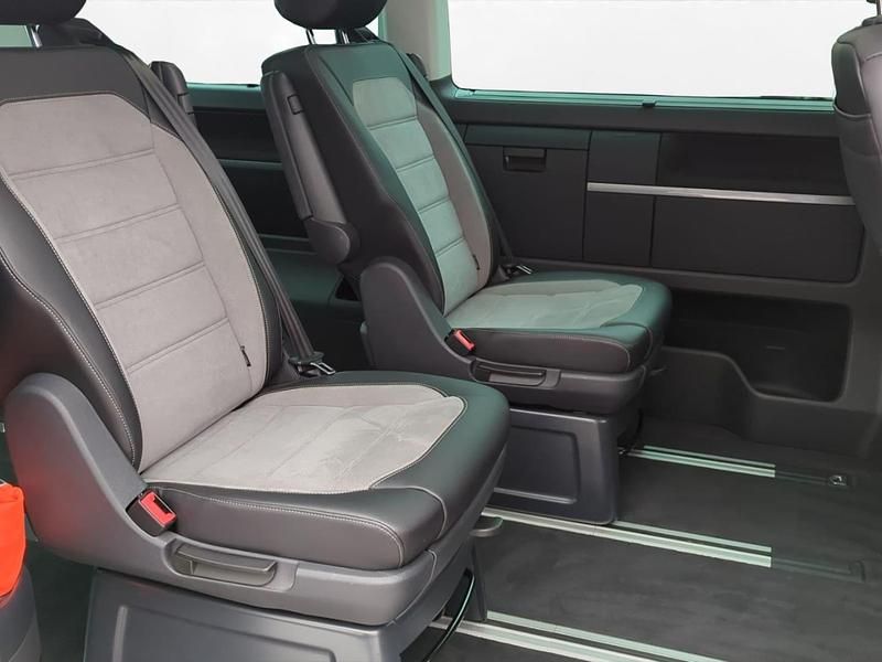 Używany VW Multivan Generation Six 150 KM (110 kW) 2022 Minivan
