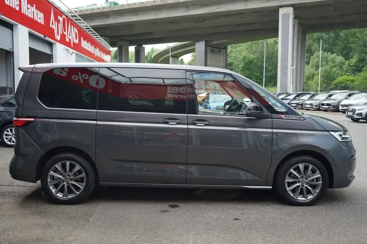 Gebraucht VW Multivan Energetic 218 PS (160 kW) 2022 Indiumgrau metallic Van / Kleinbus