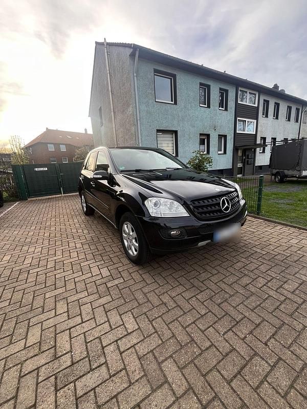 Gebraucht Mercedes ML280 190 PS (139 kW) 2007 Schwarz SUV