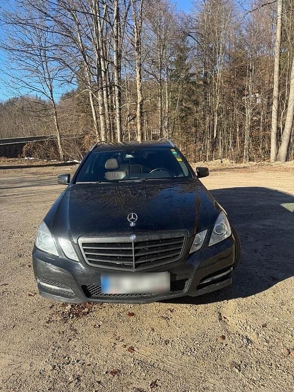 Gebraucht Mercedes E200 184 PS (135 kW) 2012 Schwarz Kombi