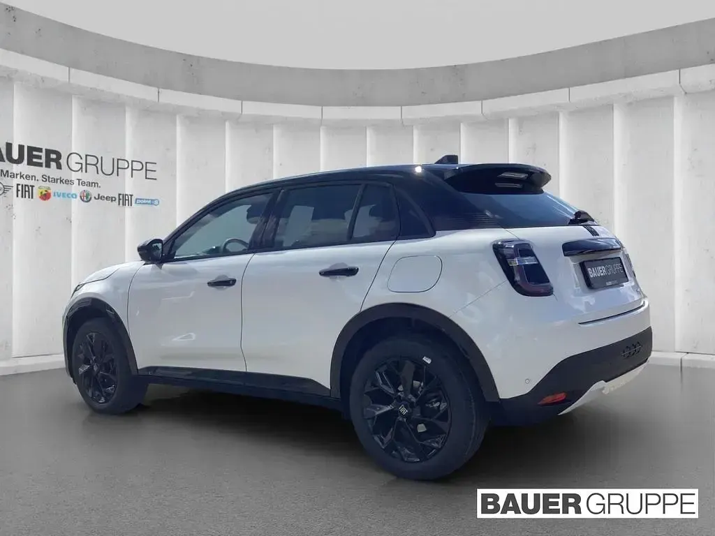 Neu Fiat 600 Icon 101 PS (74 kW) 2026 Weiß SUV