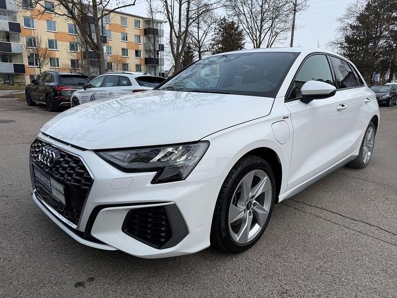 Gebraucht Audi A3 S-Line 150 PS (110 kW) 2022 Weiß Limousine
