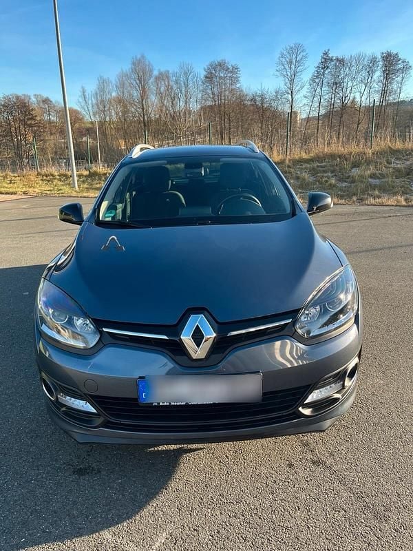Grau Gebraucht 2015 Renault Mégane GrandTour LIMITED Kombi | 5.999 € (Fairer Preis) - Bild 1/4