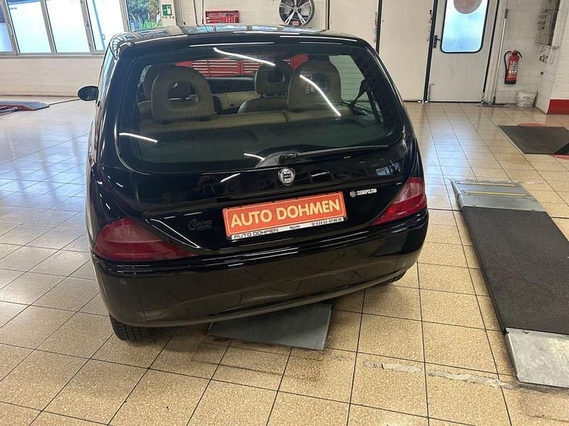 Gebraucht Lancia Ypsilon 60 PS (44 kW) 2002 Schwarz Kleinwagen