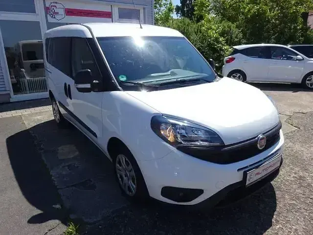 Gebraucht Fiat Doblò 101 PS (74 kW) 2022 Weiß Van / Kleinbus