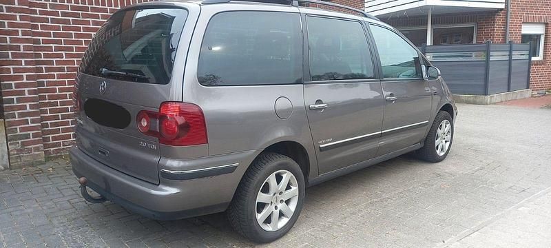 Gebraucht VW Sharan United 140 PS (102 kW) 2009 Grau Van / Kleinbus