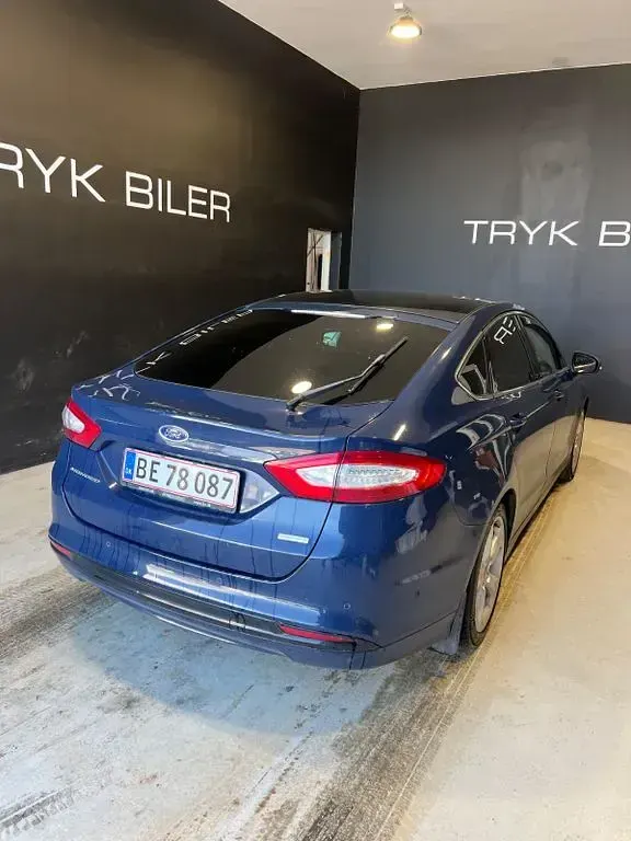 Gebraucht Ford Mondeo Titanium 160 PS (117 kW) 2016 Blau Limousine