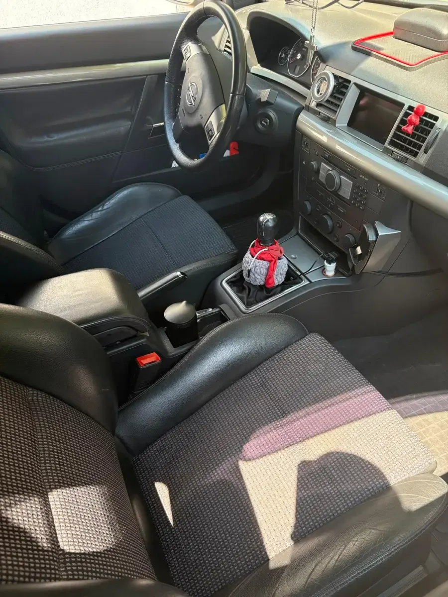 Gebraucht Opel Signum 150 PS (110 kW) 2004 Schwarz Kleinwagen