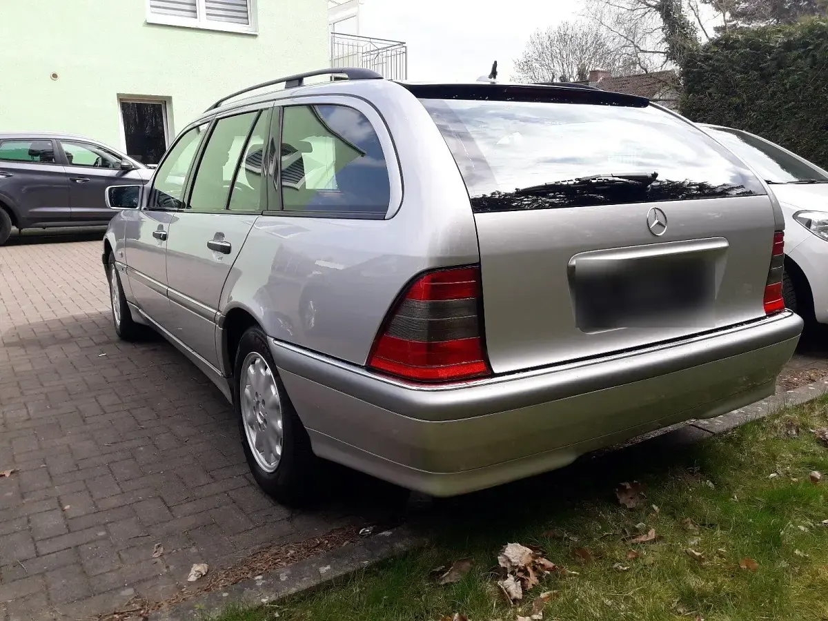 Gebraucht Mercedes C240 170 PS (125 kW) 1999 Silber Kombi