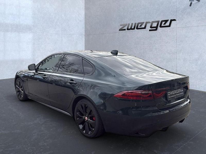Gebraucht Jaguar XF R-Dynamic 204 PS (150 kW) 2023 Grün Limousine
