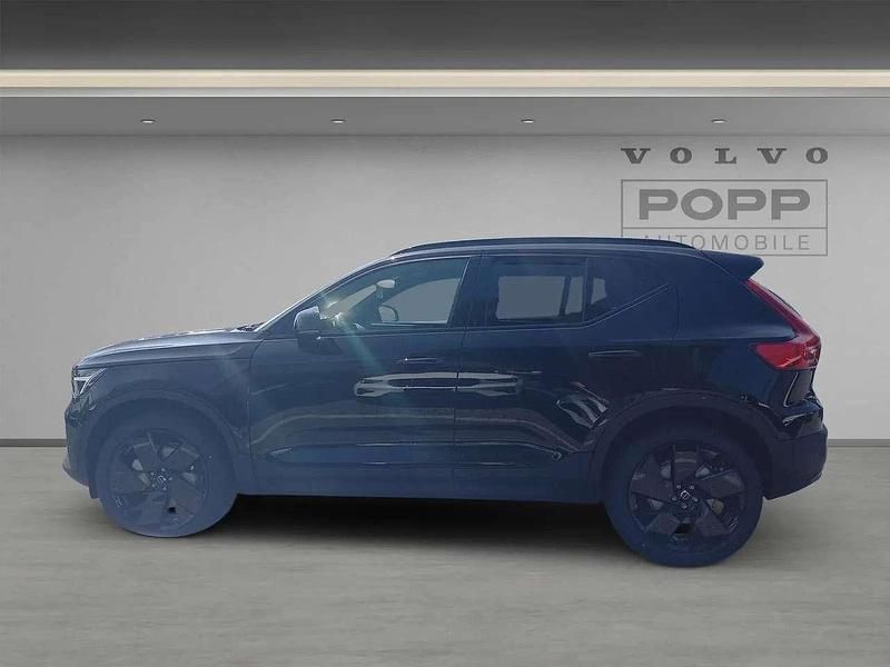 Neu Volvo XC40 Plus 163 PS (119 kW) 2026 Onyx black SUV