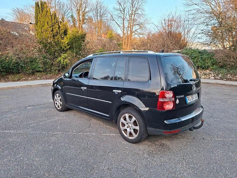 Gebraucht VW Touran 140 PS (102 kW) 2009 Schwarz Van / Kleinbus