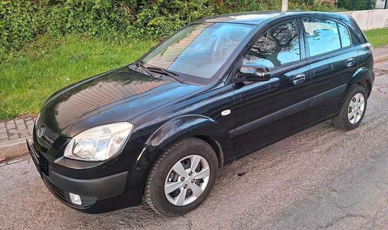 Second-hand Kia Rio 97 CP (71 kW) 2009 Negru Berlinǎ