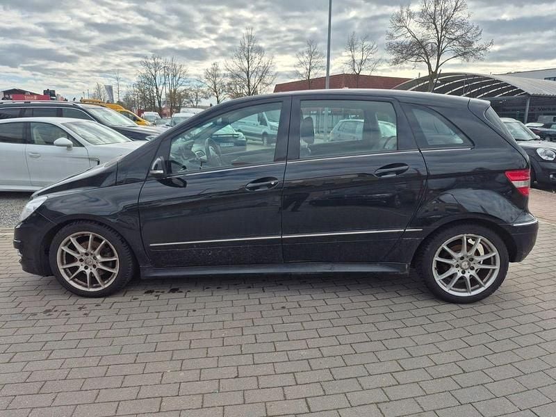 Gebraucht Mercedes B200 136 PS (100 kW) 2008 Kosmosschwarz  metalliclack Van / Kleinbus