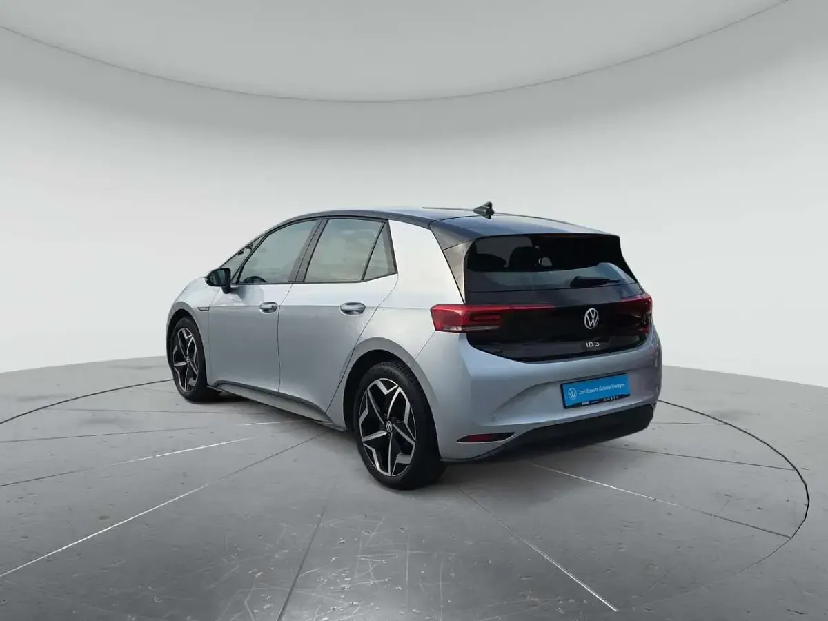 Gebraucht VW ID.3 Pro Performance 150 kW (204 PS) 2022 Scale silver metallic schwarz Kleinwagen