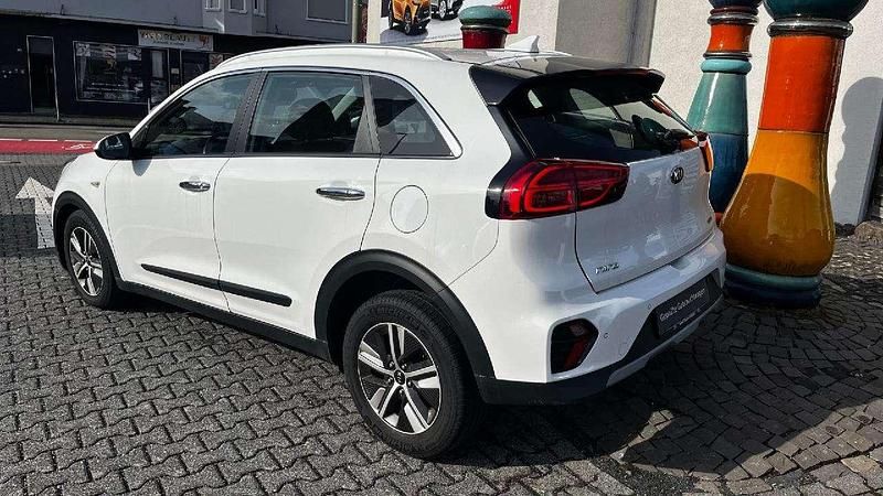 Gebraucht Kia Niro Vision 141 PS (103 kW) 2020 Weiß SUV
