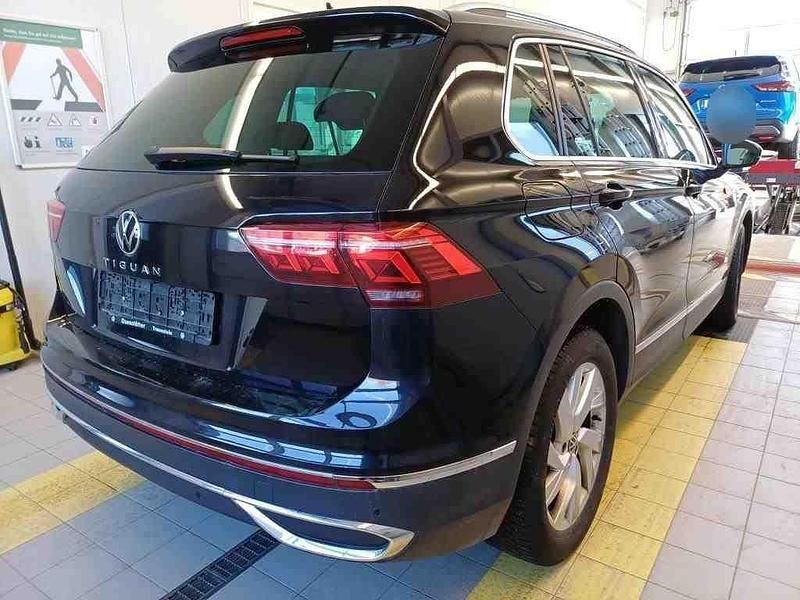 Gebraucht VW Tiguan 150 PS (110 kW) 2023 Schwarz SUV