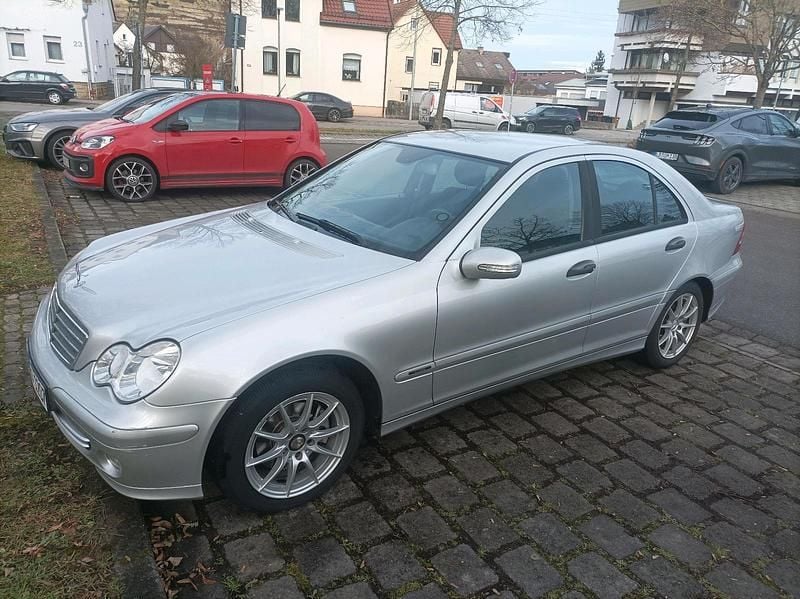 Gebraucht Mercedes C220 150 PS (110 kW) 2005 Grau Limousine