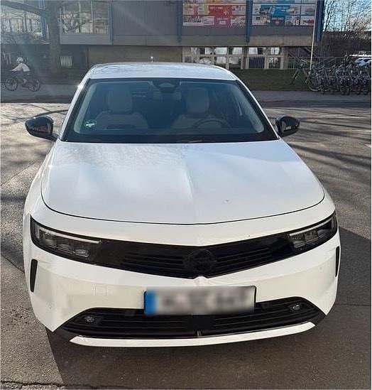 Gebraucht Opel Astra 131 PS (96 kW) 2024 Weiß Limousine