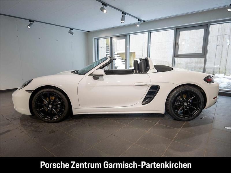 Gebraucht Porsche Boxster 299 PS (219 kW) 2022 Pure white/weiss Cabrio
