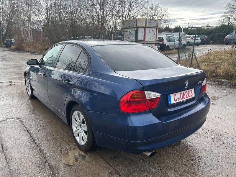 Gebraucht BMW 318 129 PS (94 kW) 2005 Blau Limousine