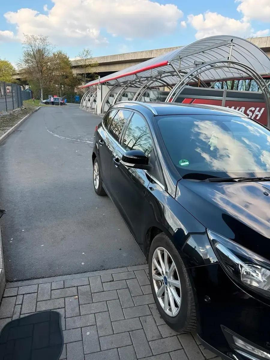 Usata Ford Focus 125 CV (91 kW) 2017 Nero Station wagon