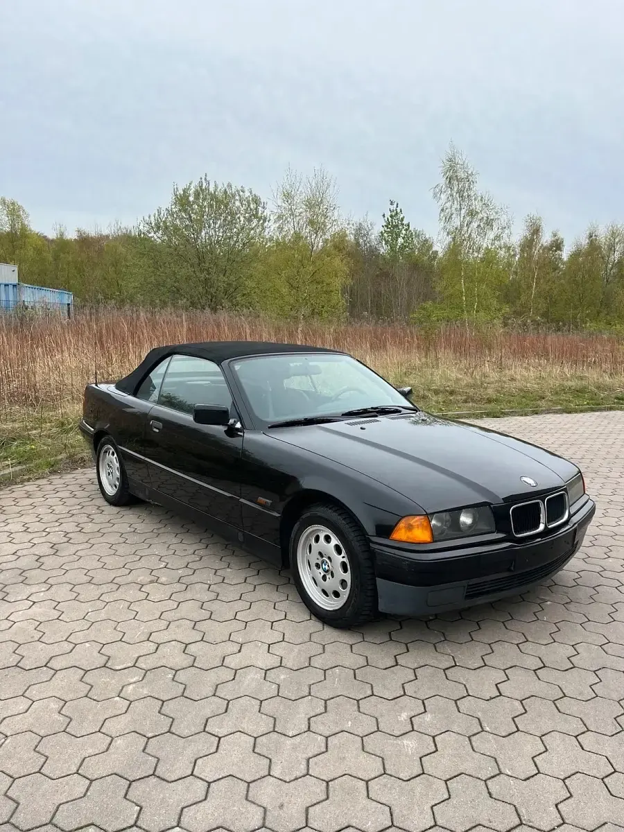 Gebraucht BMW 318 Cabriolet 116 PS (85 kW) 1997 Schwarz Cabrio