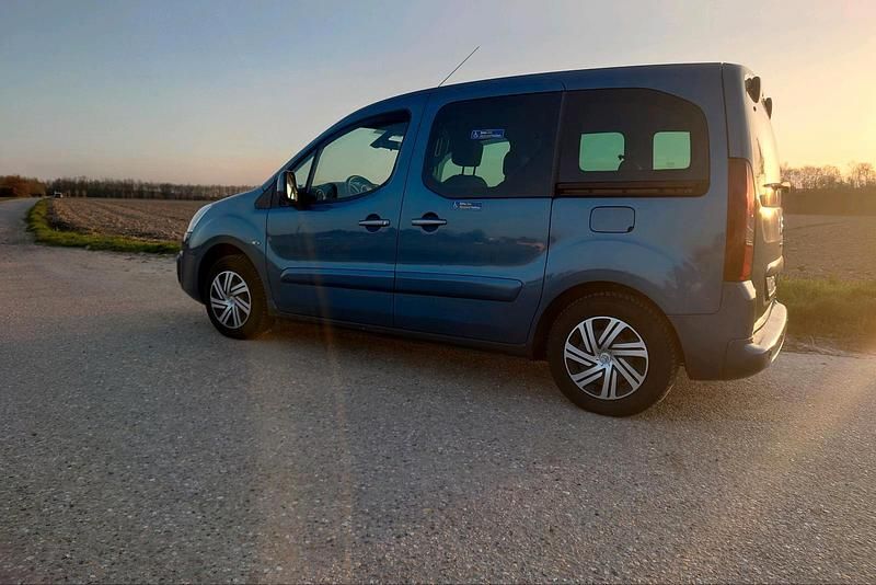 Gebraucht Citroën Berlingo 2018 Blau Van / Kleinbus