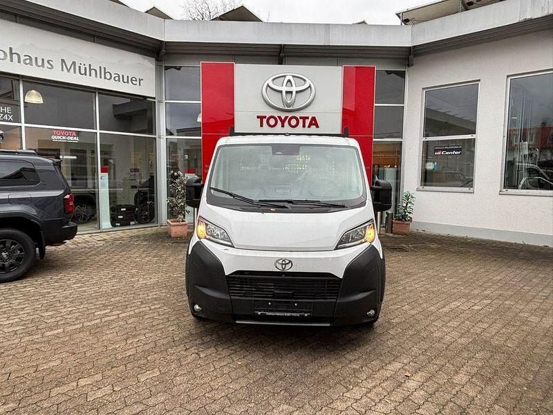Weiß Neu 2025 Toyota Proace Van / Kleinbus | 32.990 € (Guter Preis) - Bild 1/4