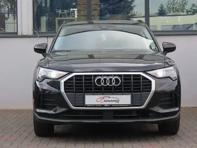 Gebraucht Audi Q3 Basis 150 PS (110 kW) 2022 Schwarz SUV