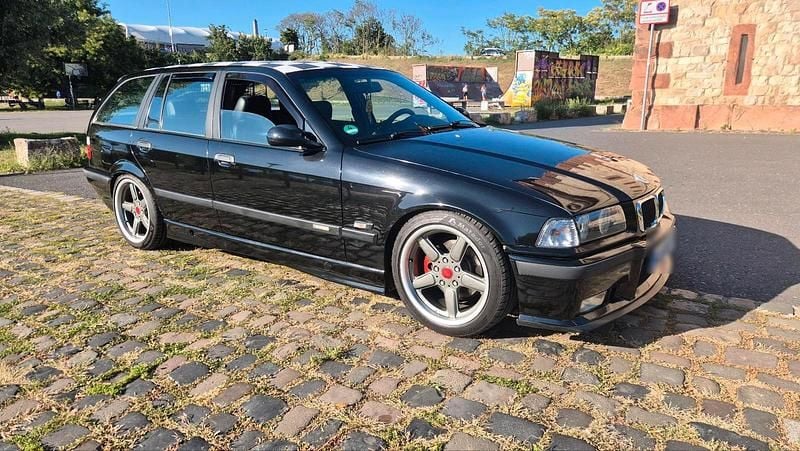 Gebraucht BMW 318 116 PS (85 kW) 1996 Schwarz Kombi