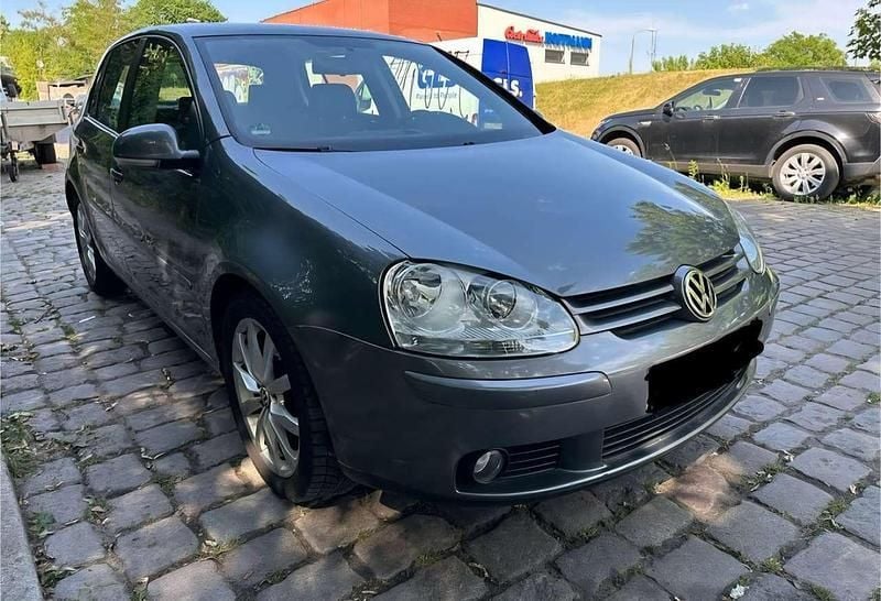 Grau Gebraucht 2005 VW Golf IV Trendline Limousine | 2.400 € (Guter Preis) - Bild 1/4