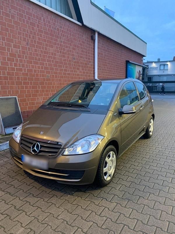 Braun Gebraucht 2008 Mercedes A150 Coupé | 5.000 € (Fairer Preis) - Bild 1/4