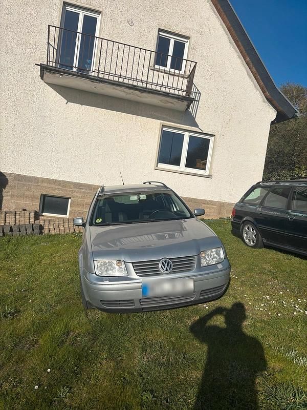 Gebraucht VW Bora 131 PS (96 kW) 2004 Silber Kombi