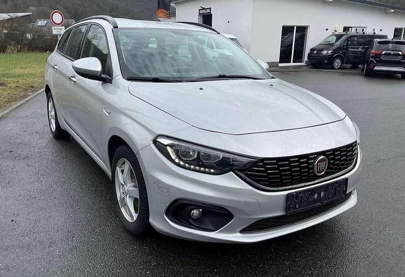 Gebraucht Fiat Tipo Lounge 120 PS (88 kW) 2017 Silber Kombi