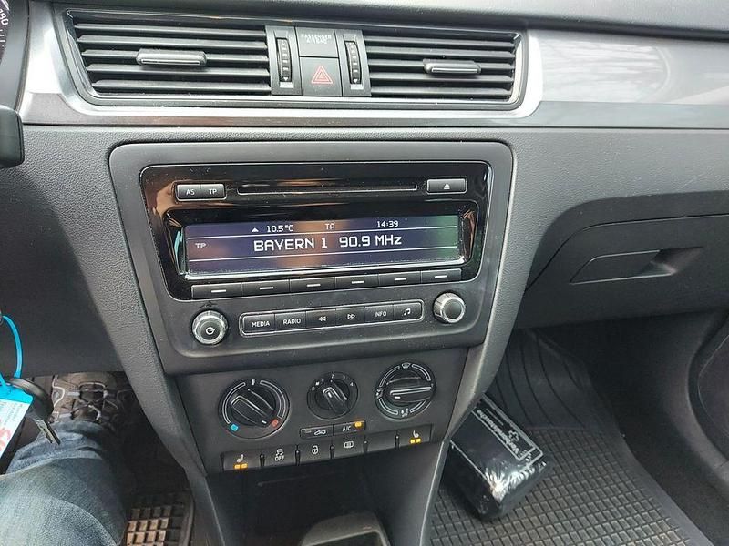 Gebraucht Skoda Rapid Drive 86 PS (63 kW) 2014 Weiß Limousine