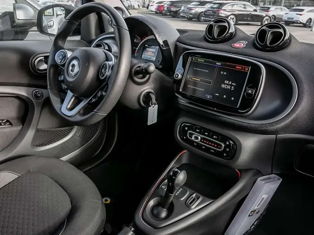 Gebraucht Smart ForTwo Coupé Exclusive 60 kW (82 PS) 2023 Schwarz Kleinwagen