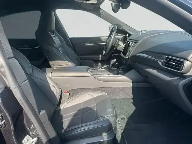 Gebraucht Maserati Levante 430 PS (316 kW) 2023 Schwarz SUV
