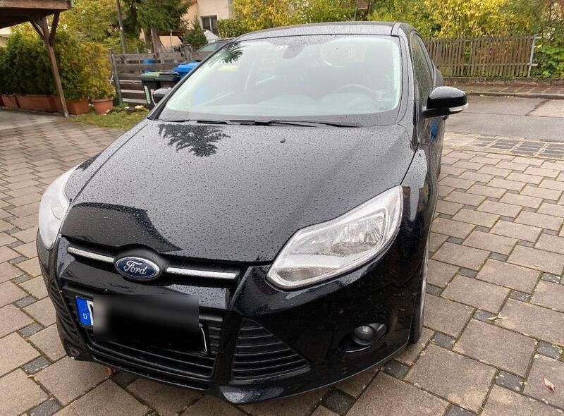 Schwarz Gebraucht 2011 Ford Focus Trend Kombi | 5.900 € (Fairer Preis) - Bild 1/4