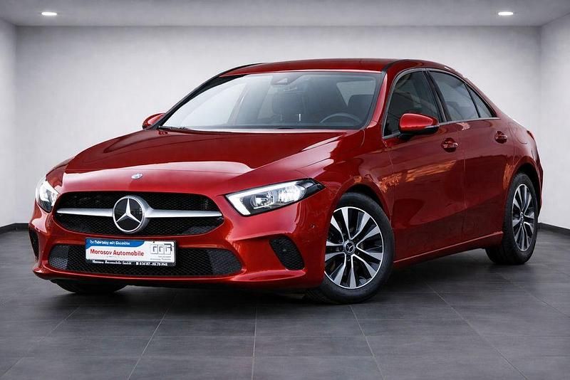 Gebraucht Mercedes A180 Advanced 116 PS (85 kW) 2020 Rot Limousine