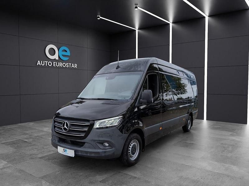 Gebraucht Mercedes Sprinter 163 PS (119 kW) 2021 Schwarz/baltic black Van