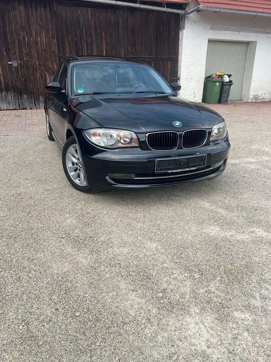 Gebraucht BMW 118 143 PS (105 kW) 2008 Schwarz Kleinwagen