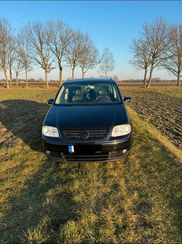 Schwarz Gebraucht 2006 VW Touran Van / Kleinbus | 2.250 € (Fairer Preis) - Bild 1/4