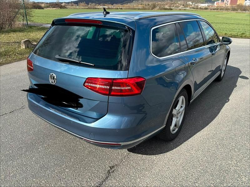 Gebraucht VW Passat Highline 150 PS (110 kW) 2016 Blau Kombi