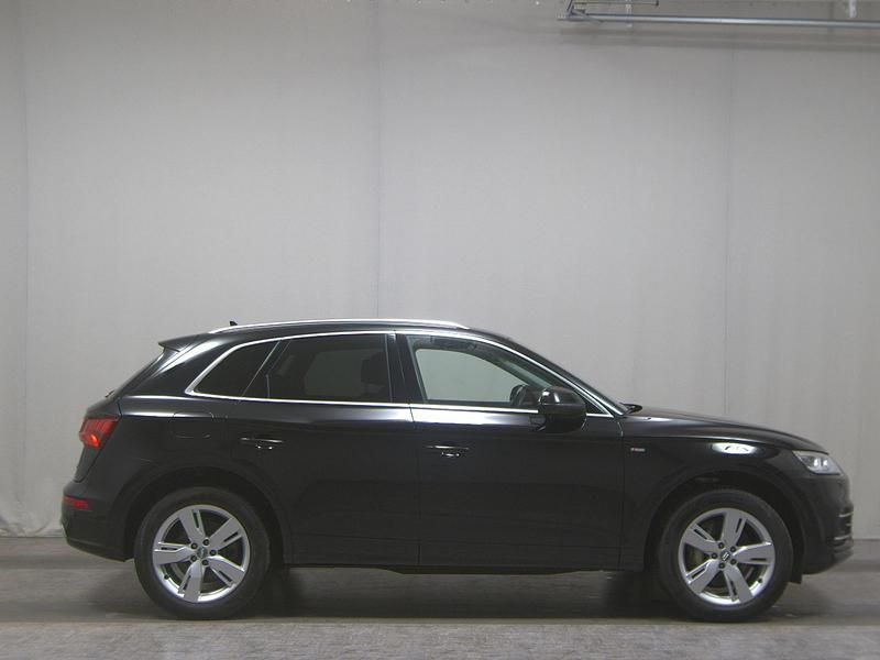 Schwarz Gebraucht 2020 Audi Q5 Design SUV | 27.980 € (Fairer Preis) - Bild 1/4