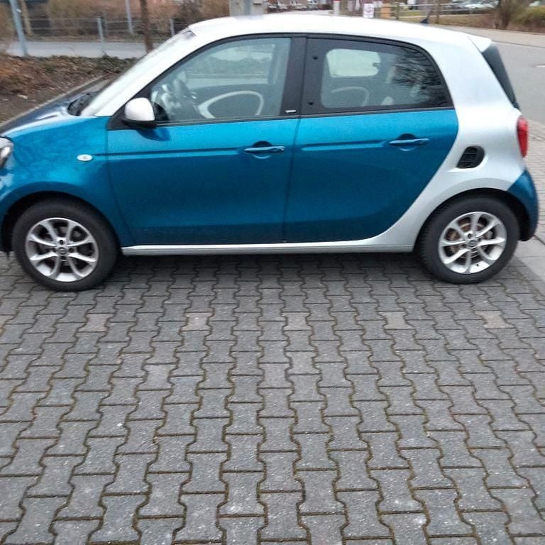 Gebraucht Smart ForFour 71 PS (52 kW) 2016 Schwarz Kleinwagen